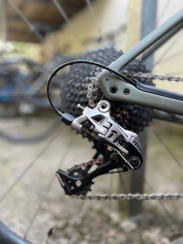 Używany Specialized Diverge Comp Carbon 2022 2022 Road & Gravel — zdjęcie 5 z 8