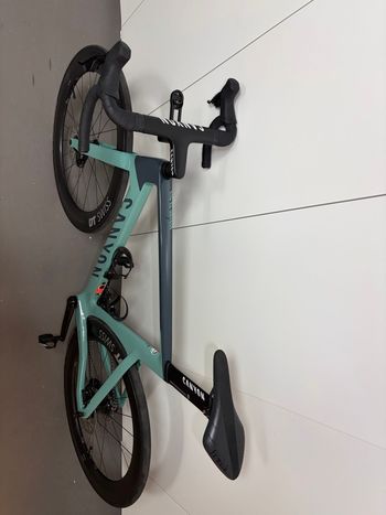 Used Canyon Aeroad CF SLX 7 eTap 2023 2023 Road & Gravel, Grün — image 17 of 21