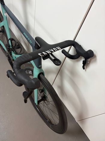 Used Canyon Aeroad CF SLX 7 eTap 2023 2023 Road & Gravel, Grün — image 6 of 21
