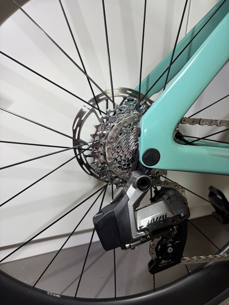 Used Canyon Aeroad CF SLX 7 eTap 2023 2023 Road & Gravel, Grün — image 21 of 21