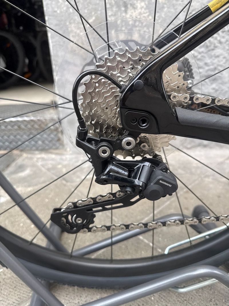 Used Giant Revolt Advanced 3 2025 2025 Road & Gravel, Black — image 3 of 8