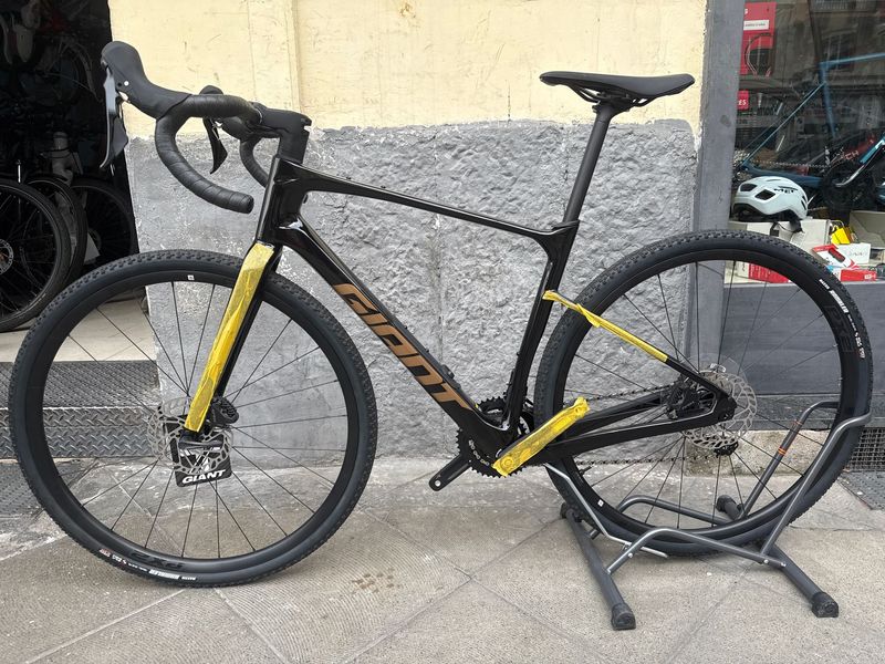 Used Giant Revolt Advanced 3 2025 2025 Road & Gravel, Black — image 2 of 8