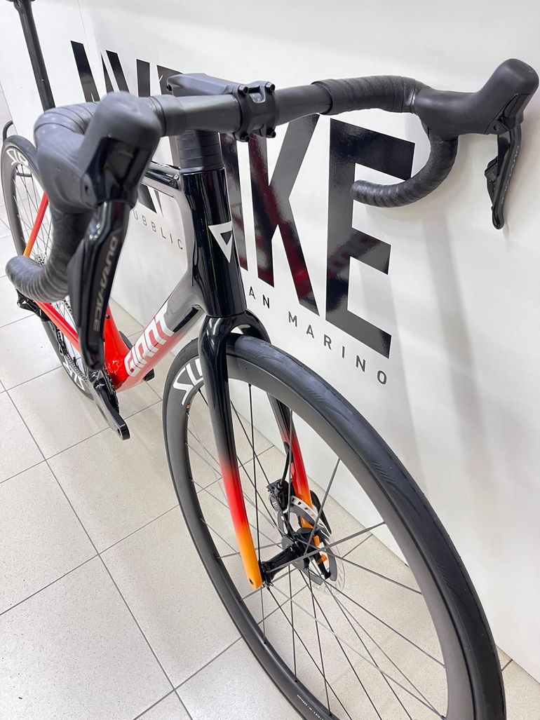 Used Giant TCR Advanced Pro 2026 2026 Road & Gravel, Red — image 10 of 12