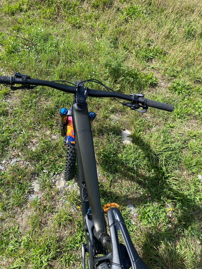 Used Lapierre CF 8.9 2025 2025 Mountainbike, Black — image 8 of 14
