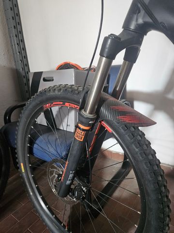 Used Scott Genius 750 2018 2018 Mountainbike, Red, 27.5 — image 3 of 5