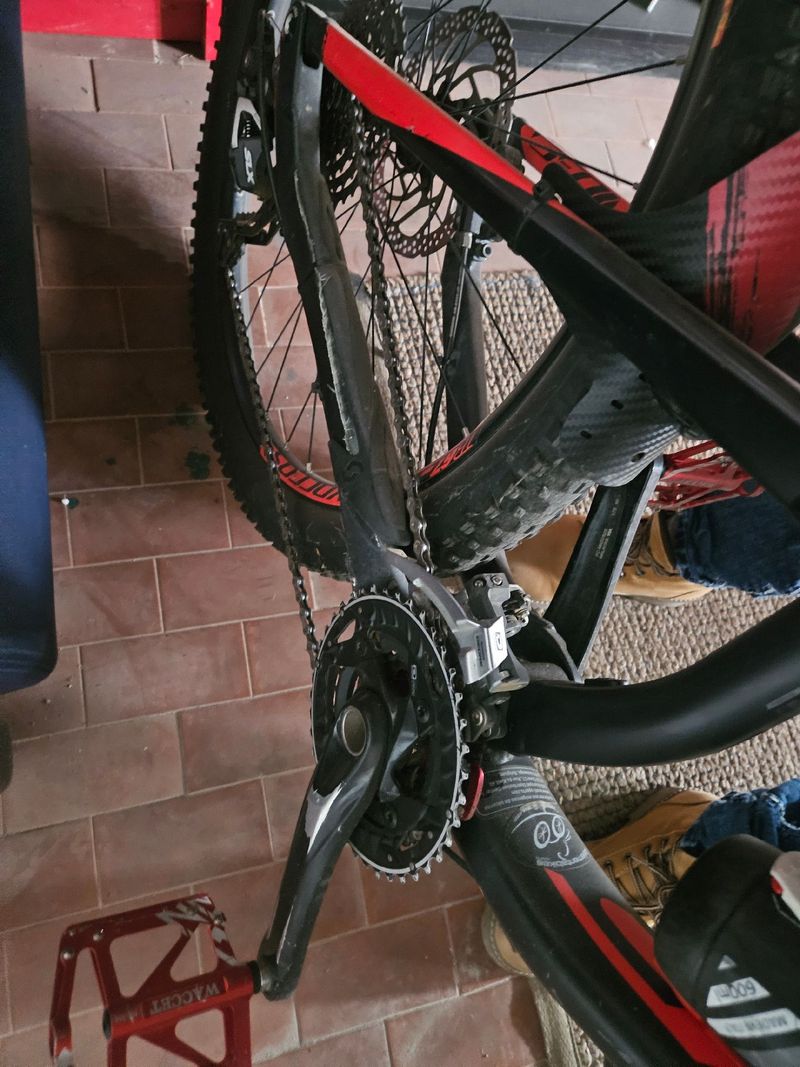 Used Scott Genius 750 2018 2018 Mountainbike, Red, 27.5 — image 2 of 5