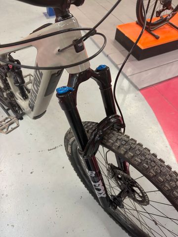 Brugt Santa Cruz Vala S / Carbon C 2025 2025 Mountainbike — billede 3 af 5