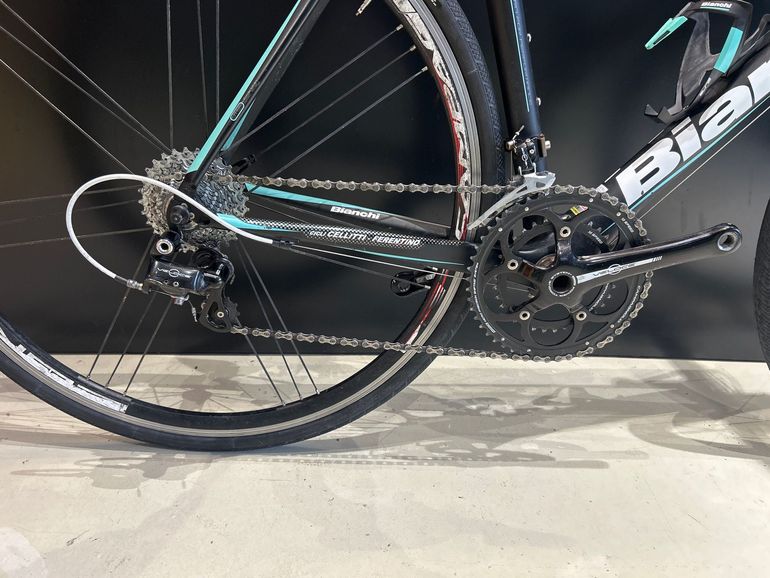 Used Bianchi Sempre pro Campagnolo Veloce 2016 Road & Gravel, Black — image 3 of 10