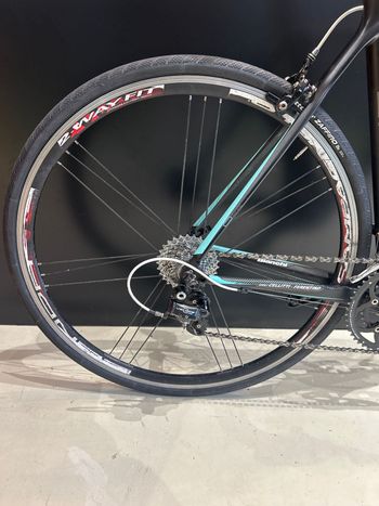 Used Bianchi Sempre pro Campagnolo Veloce 2016 Road & Gravel, Black — image 8 of 10