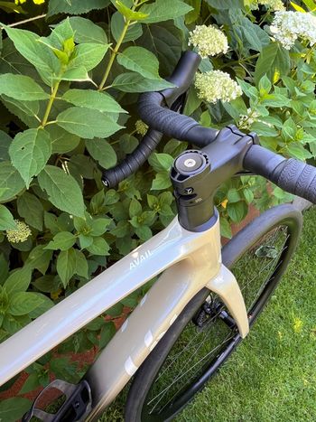Tweedehands Liv Avail Advanced 1 2024 2024 Road & Gravel — afbeelding 2 van 5
