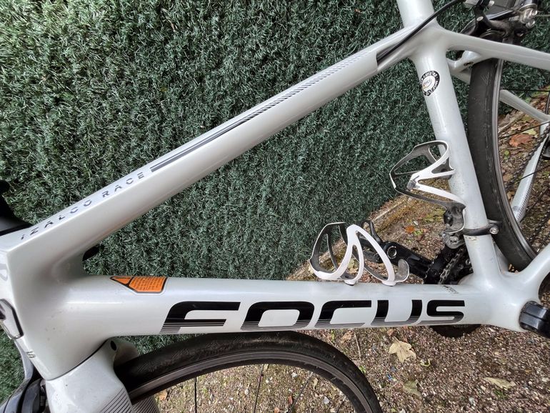 Used Focus IZALCO RACE Sora 2018 2018 Road & Gravel, Weiß — image 3 of 3