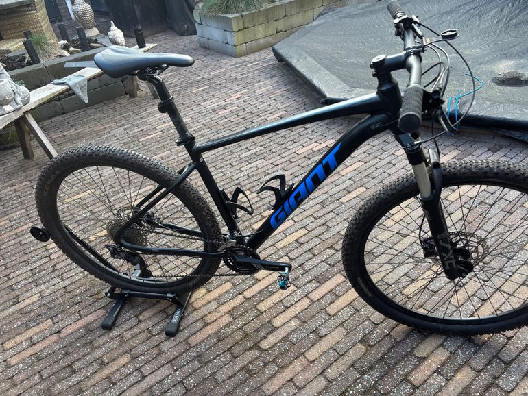 Used Giant talon Giant Talon Mountainbike 2025 Mountainbike, Black, 29 — image 2 of 6