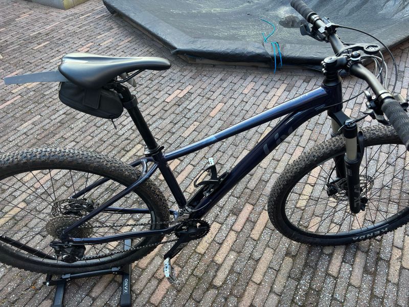 Used Liv Tempt Shimano Deore XT 2024 Mountainbike, Purple — image 9 of 10