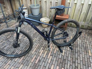 Used Liv Tempt Shimano Deore XT 2024 Mountainbike, Purple — image 2 of 10