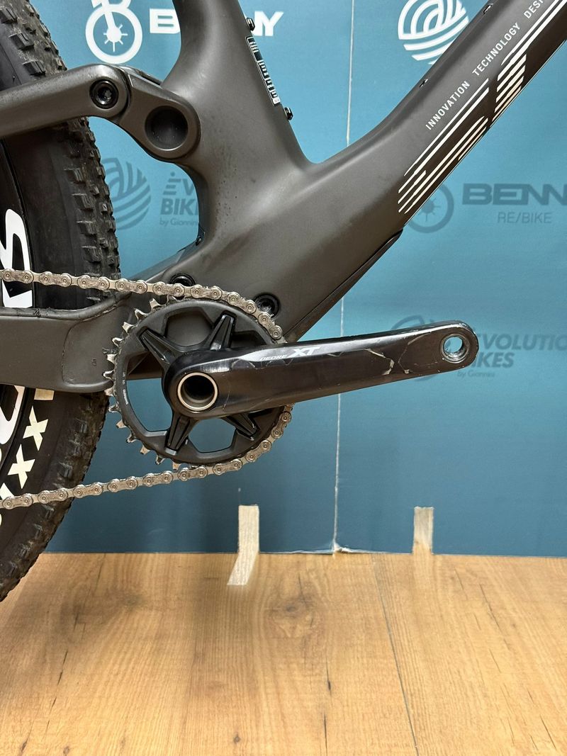 Scott Spark RC 2024 Mountainbike de segunda mano, Negro — imagen 2 de 16