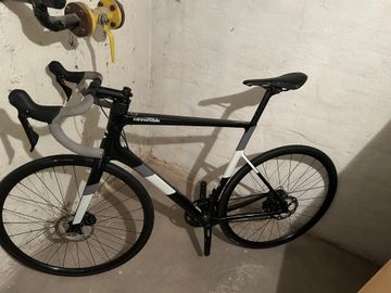 Brugt Cannondale SuperSix EVO Carbon Disc 105 2021 2021 Road & Gravel