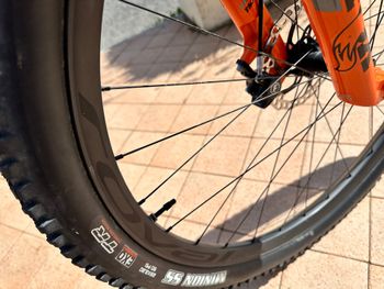 Used Lee Cougan Lee Cougan Custom Sram Eagle Transmission X0 2024 Mountainbike, Weiß — image 8 of 9