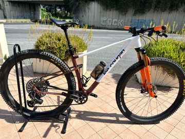 Używany Lee Cougan Custom Sram Eagle Transmission X0 2024 MTB