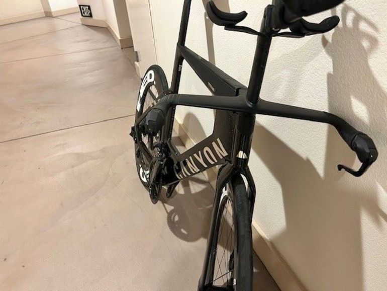 Used Canyon Speedmax CFR Di2 2026 2026 Road & Gravel, Black — image 2 of 6