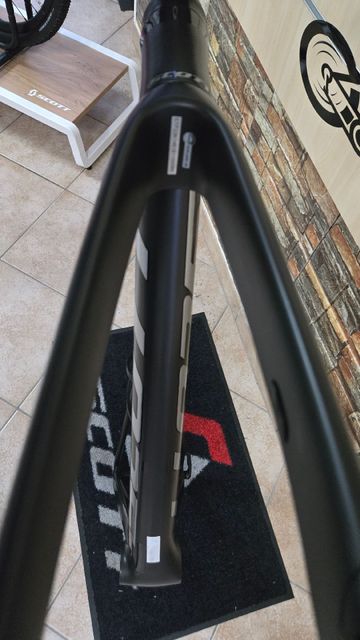 Used Scott Addict Frameset 2021 Road & Gravel, Black — image 7 of 10