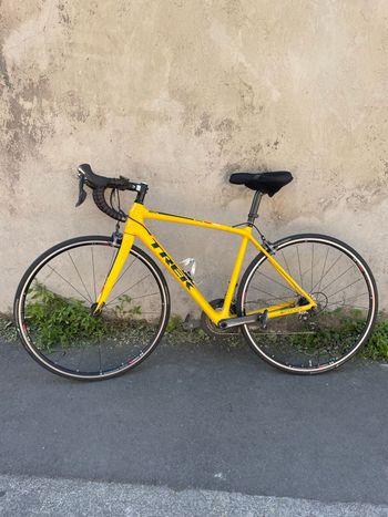 Used Trek Emonda SL 6 2016 Taille 52 2016 Road & Gravel, Orange — image 1 of 3