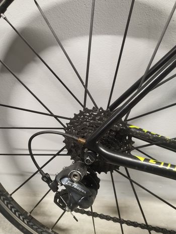 Used Giant TCR Advanced Pro 1 2017 2017 Road & Gravel, Black — image 4 of 7