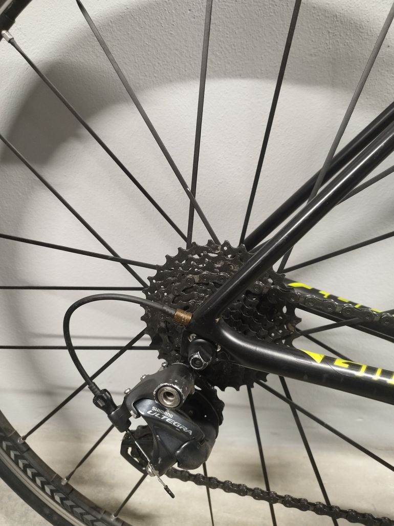Used Giant TCR Advanced Pro 1 2017 2017 Road & Gravel, Black — image 4 of 7