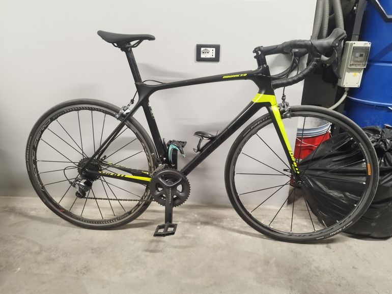 Used Giant TCR Advanced Pro 1 2017 2017 Road & Gravel, Black — image 1 of 7