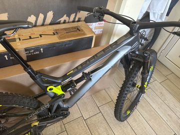 Used Intense Tracer Shimano Deore XT 2019 Mountainbike, Light Gray, Mixed — image 6 of 8