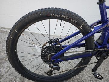 Trek Fuel EXe 9.5 2023 2023 Mountainbike usato, Blu — immagine 3 di 18