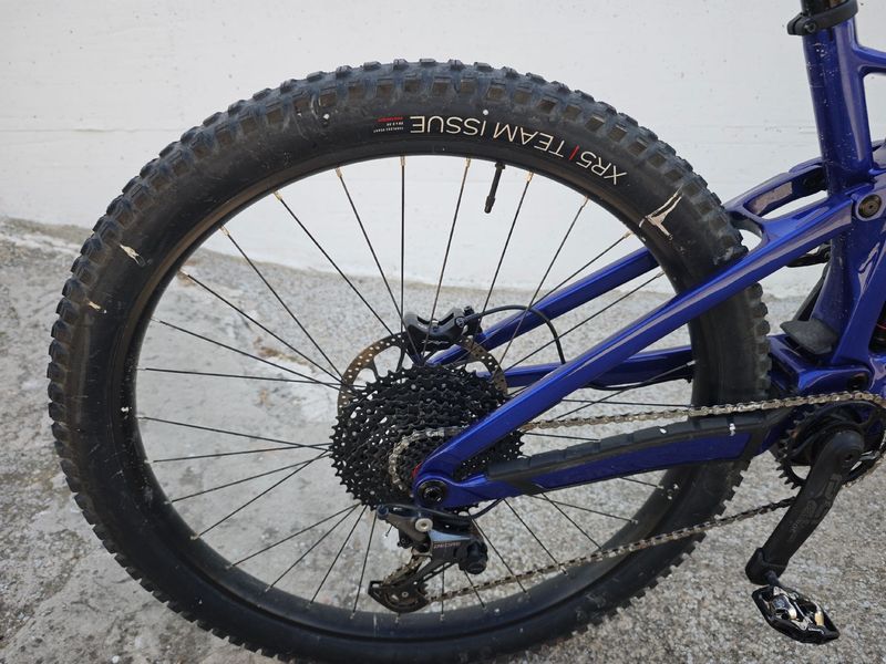 Trek Fuel EXe 9.5 2023 2023 Mountainbike usato, Blu — immagine 3 di 18