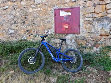 Trek Fuel EXe 9.5 2023 2023 Mountainbike usato, Blu — immagine 11 di 18