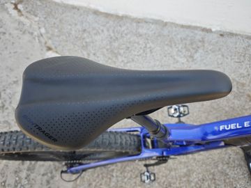 Trek Fuel EXe 9.5 2023 2023 Mountainbike usato, Blu — immagine 10 di 18