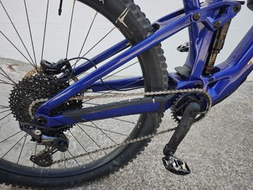 Trek Fuel EXe 9.5 2023 2023 Mountainbike usato, Blu — immagine 8 di 18