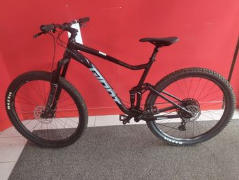 Used Giant Stance SRAM SX Eagle 2025 Mountainbike, Purple — image 2 of 12