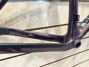 Used Scott Addict Frameset 2024 Road & Gravel, Purple — image 2 of 8