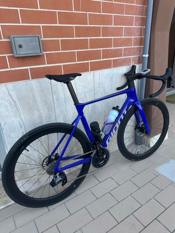 Used Giant Propel Advanced 1 2024 2024 Road & Gravel, Blue — image 3 of 3