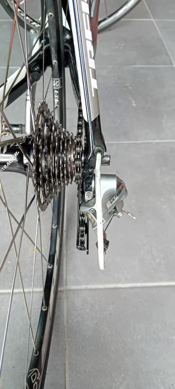 Used Trek Madone 5.2 2011 2011 Road & Gravel, Black — image 3 of 6