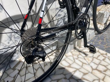 Trek Madone 2.1 H2 Compact 2015 2015 Road & Gravel usato, Nero — immagine 3 di 6