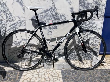 Trek Madone 2.1 H2 Compact 2015 2015 Road & Gravel usato, Nero — immagine 1 di 6