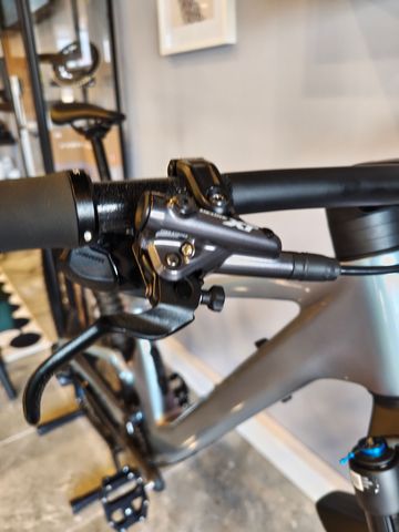 Used Scott Custom SRAM GX Eagle AXS 2025 Mountainbike, Light Gray — image 13 of 17