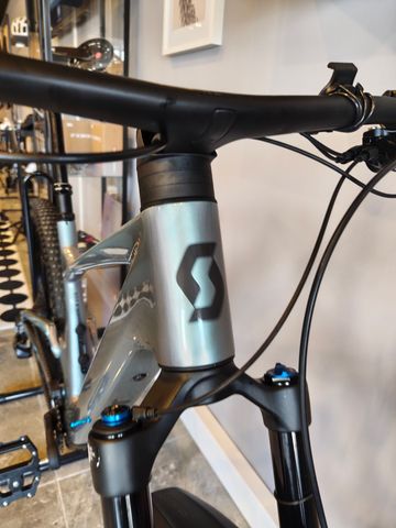 Used Scott Custom SRAM GX Eagle AXS 2025 Mountainbike, Light Gray — image 12 of 17