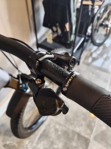Used Scott Custom SRAM GX Eagle AXS 2025 Mountainbike, Light Gray — image 3 of 17