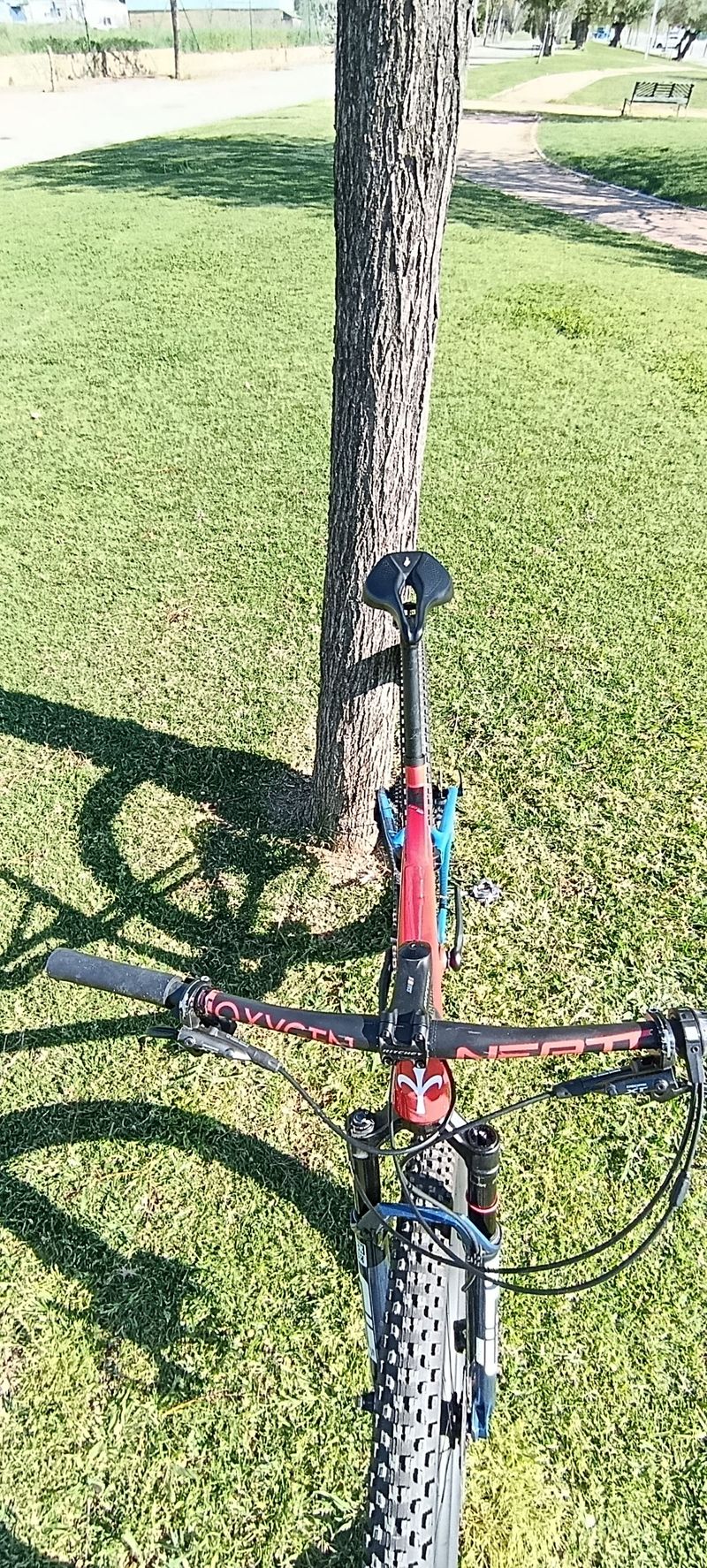 Used Wilier SLR 2025 Mountainbike, Red, 29 — image 4 of 31