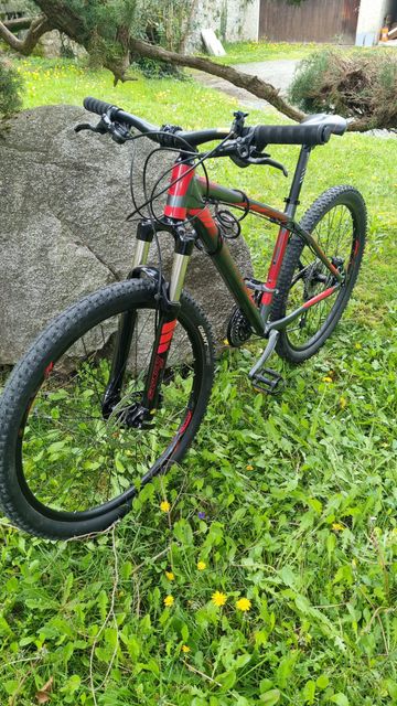 Used Giant Talon 27.5 3 2016 2016 Mountainbike, Red, 27.5 — image 5 of 8