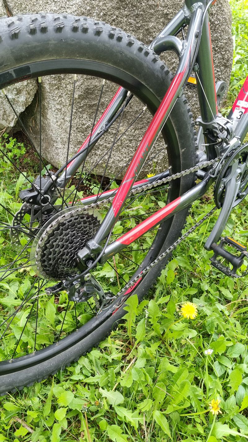 Used Giant Talon 27.5 3 2016 2016 Mountainbike, Red, 27.5 — image 8 of 8