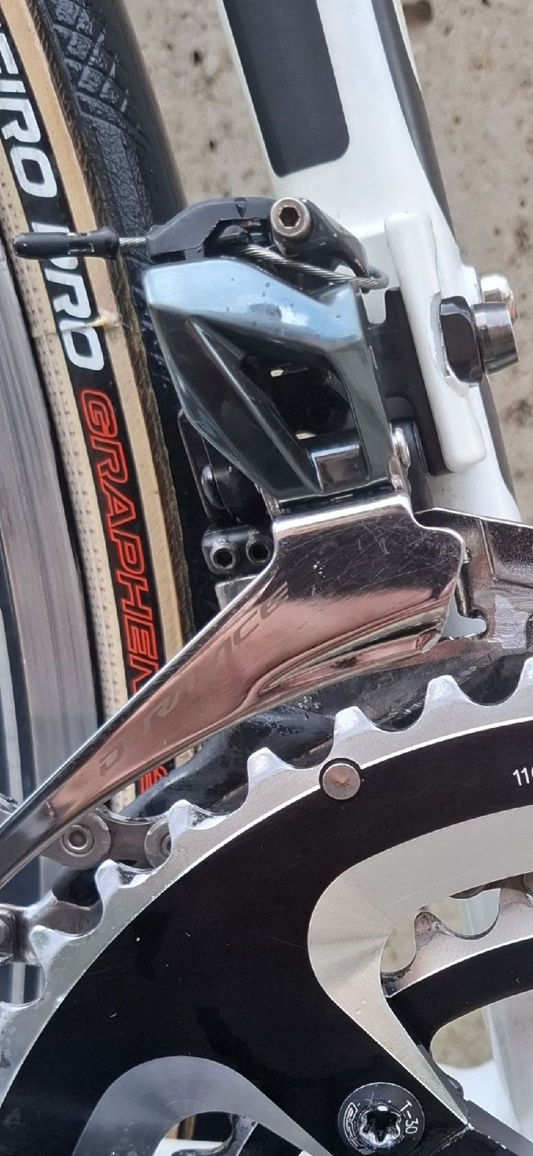 Used Cannondale CAAD12 Shimano Dura Ace 2017 Road & Gravel, White — image 8 of 9