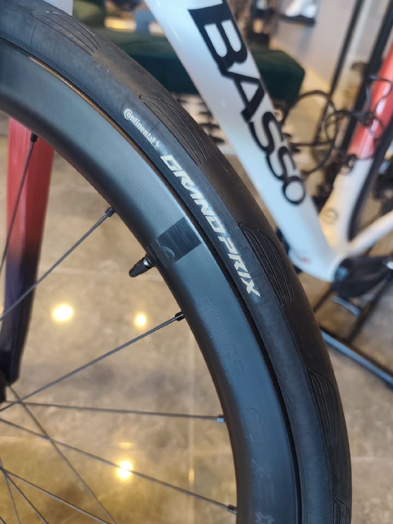 Used Basso Astra Shimano Ultegra Di2 2025 Road & Gravel, White — image 7 of 8