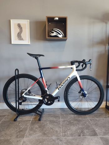 Used Basso Astra Shimano Ultegra Di2 2025 Road & Gravel