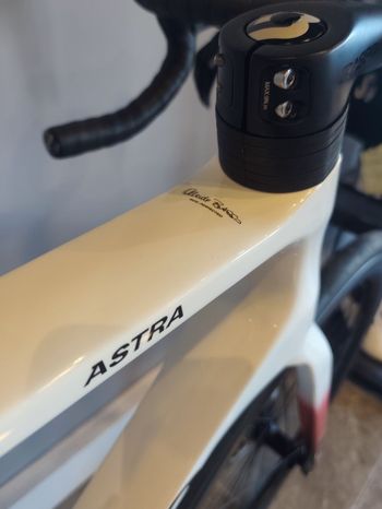 Used Basso Astra Shimano Ultegra Di2 2025 Road & Gravel, White — image 3 of 8